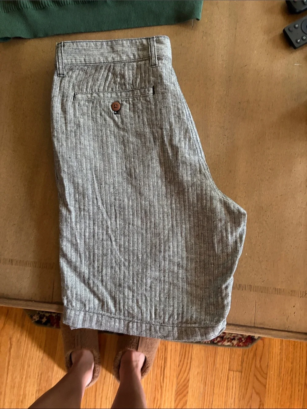 Tommy Bahama Men's Lightweight Gray Striped Flat-Front Shorts